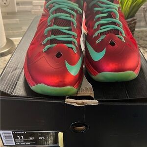 Lebron X - Christmas